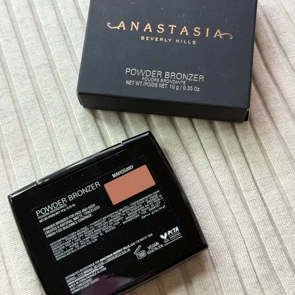 Anastasia Beverly Hills Bronzer -mahogany - Picture 3 of 3